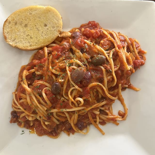 Linguine Kalamata.